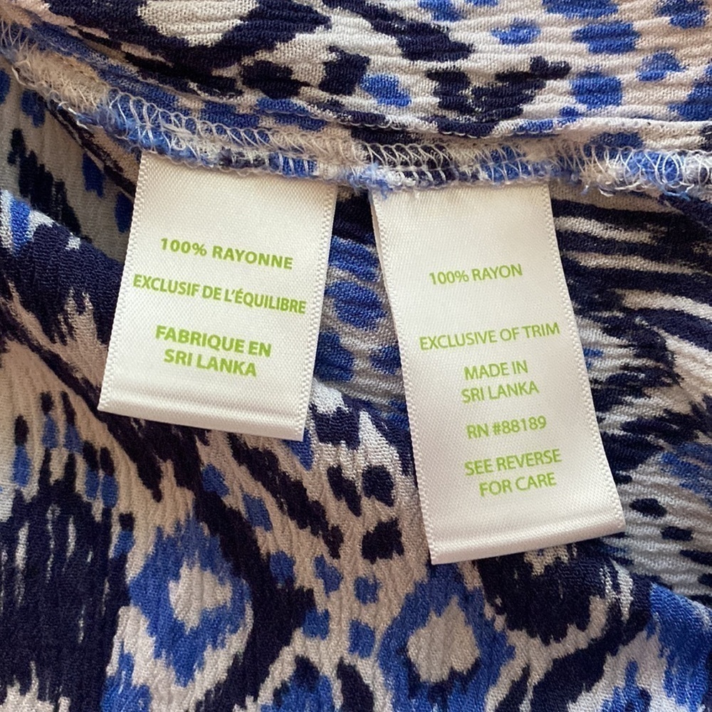 Lilly Pulitzer blouse wide neck 3/4” wide sleeves faux coins on edges Size Small - Picture 7 of 10